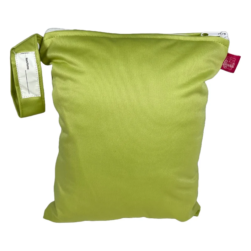 Mittelgroße Wetbag "Blassgrün"- Für Hygieneprodukte, Badesachen uvm.