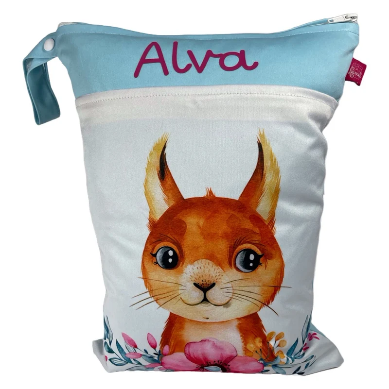 Große Nasstasche "Eichhörnchen"- personalisierbar - Wetbag mit Namen für Kita & Zuhause