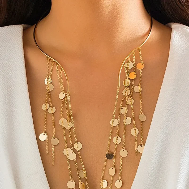 Étoile Damen Halskette mit Perlendetails und Anhänger im Quastendesign