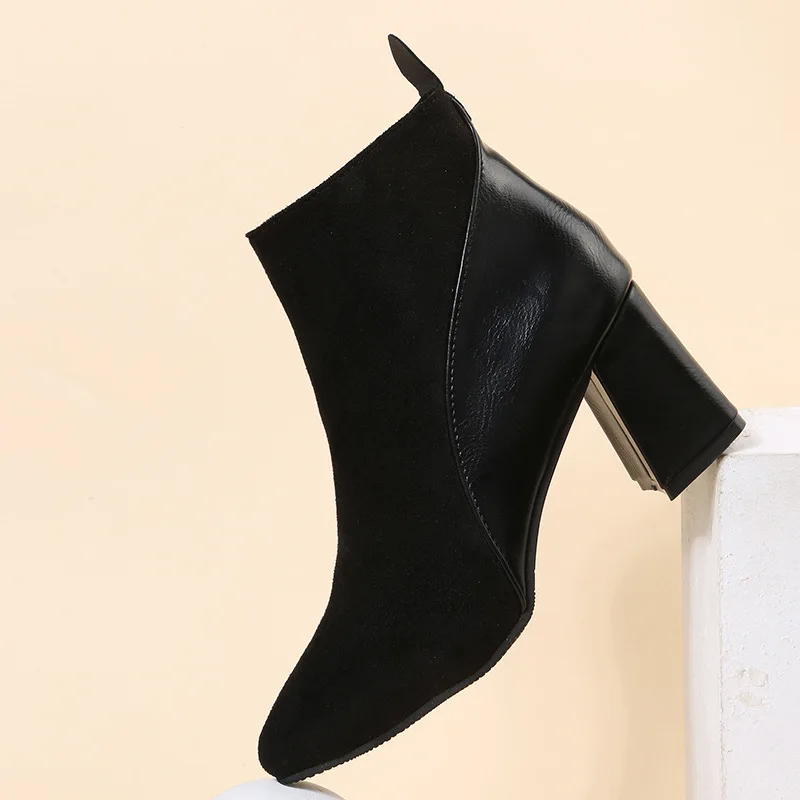 Sophia Damen Stiefelette mit spitzer Form und Blockabsatz