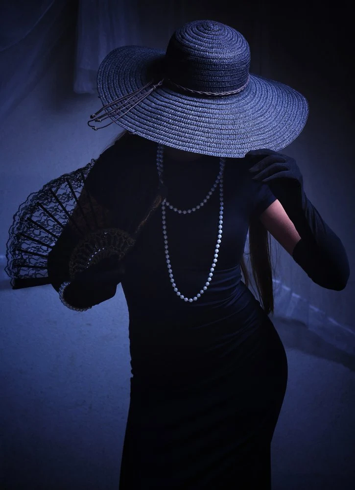 Mysterious Lady Black Hat