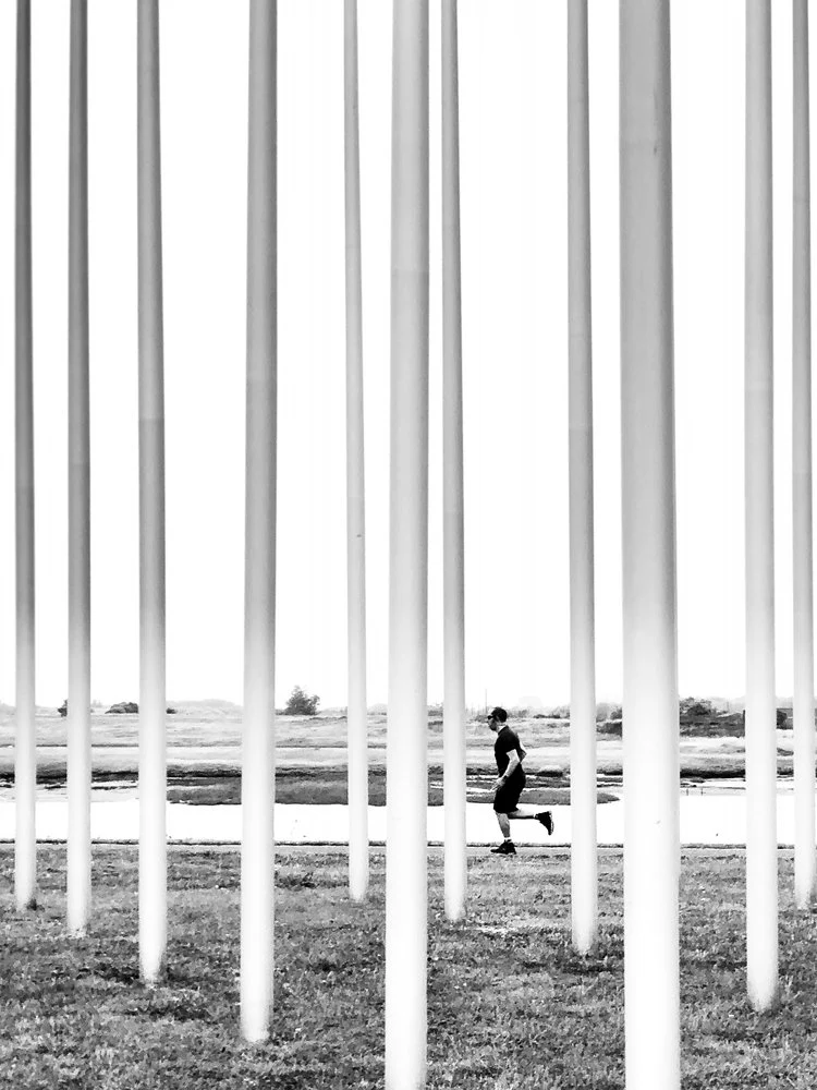Vertical Lines Runner