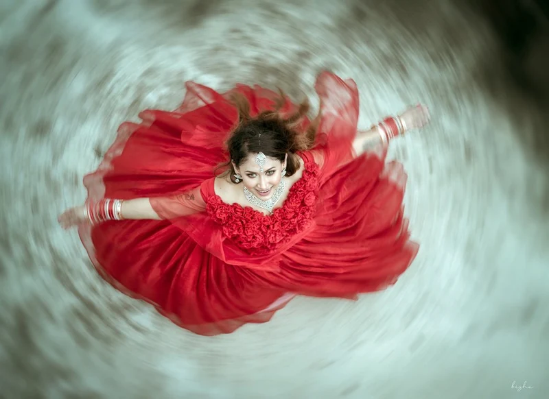 Joyful Red Spin