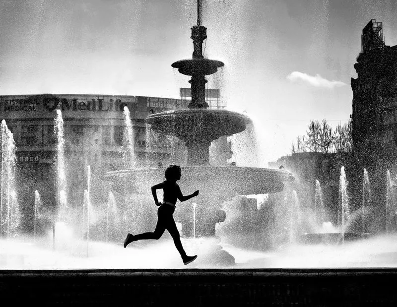 Urban Fountain Runner