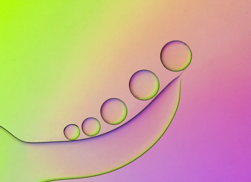 Vibrant Liquid Spheres