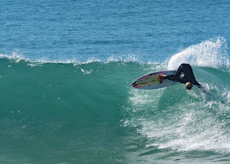 Dynamic Surfing Wave