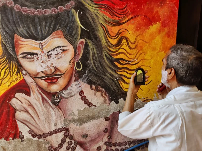 Man's Mural Shave