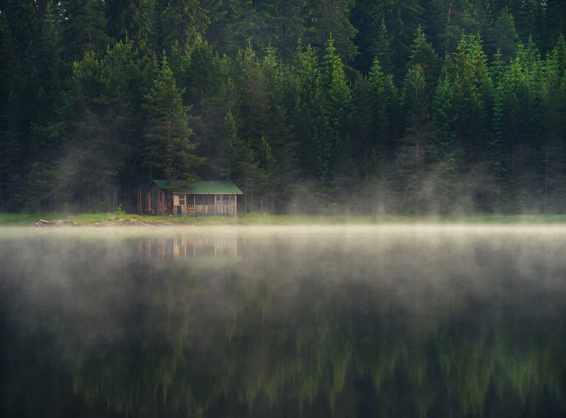 Peaceful Morning Lake Cabin