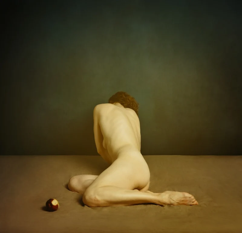 Woman with the red apple