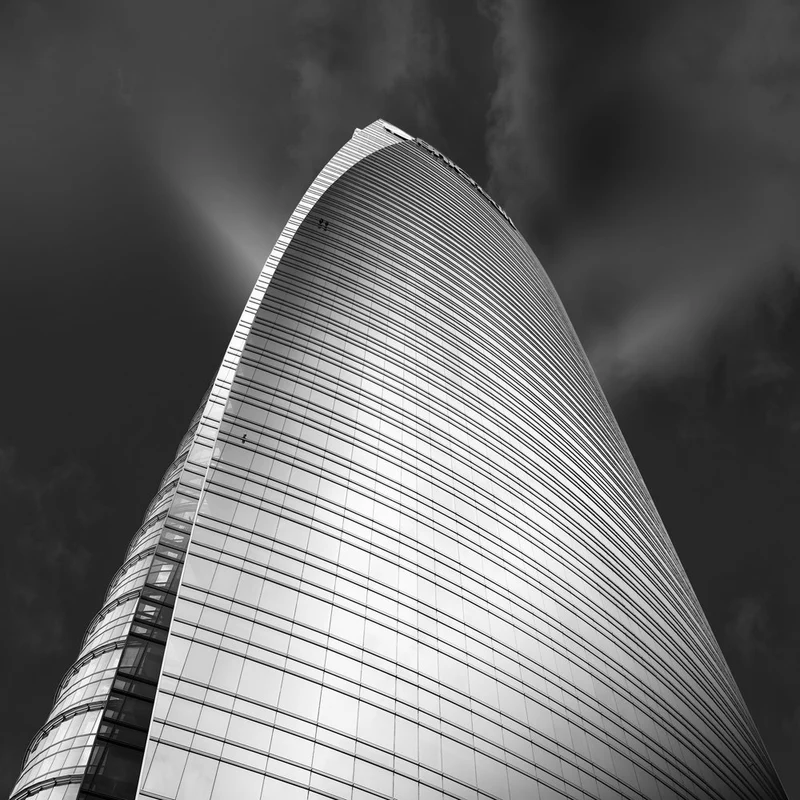 Dramatic Urban Curves