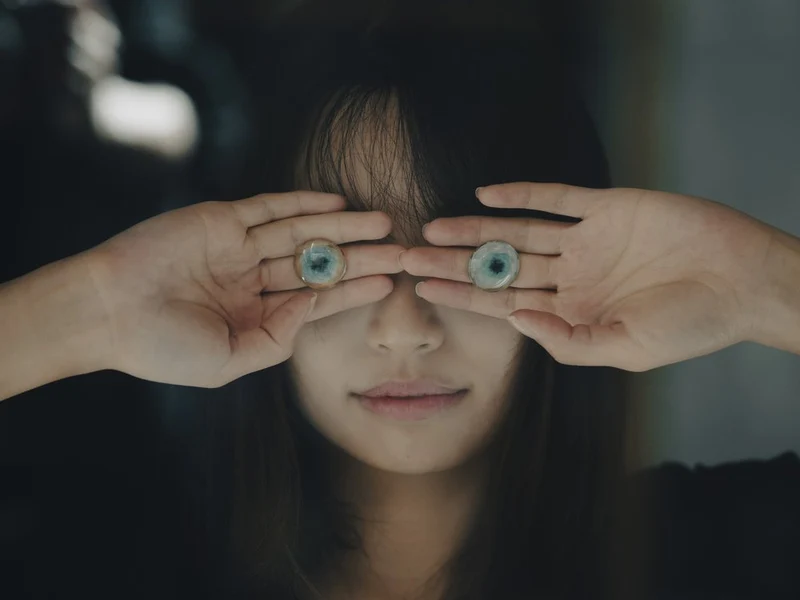 Mysterious Eye Gaze