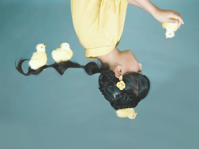 Upside Down Chick Play