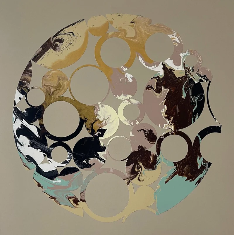 Swirling Fluid Circles
