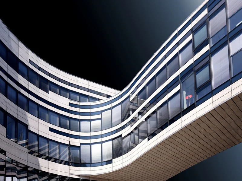 Sleek Urban Curves