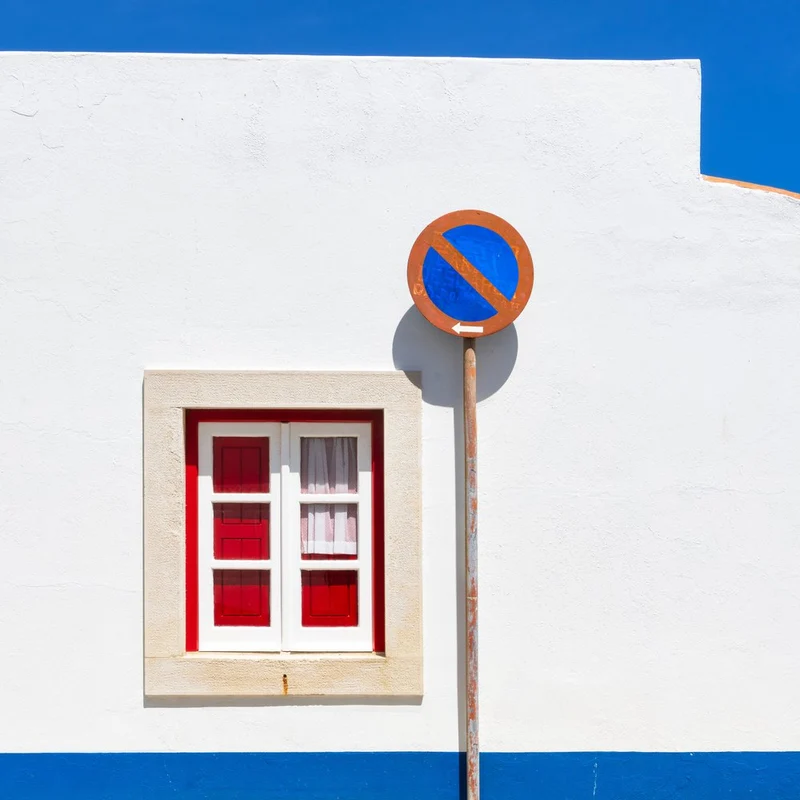 Red Window Blue Stripe