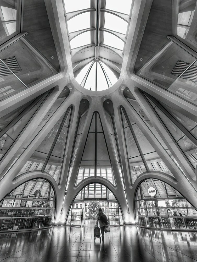 Modern Archway Traveler