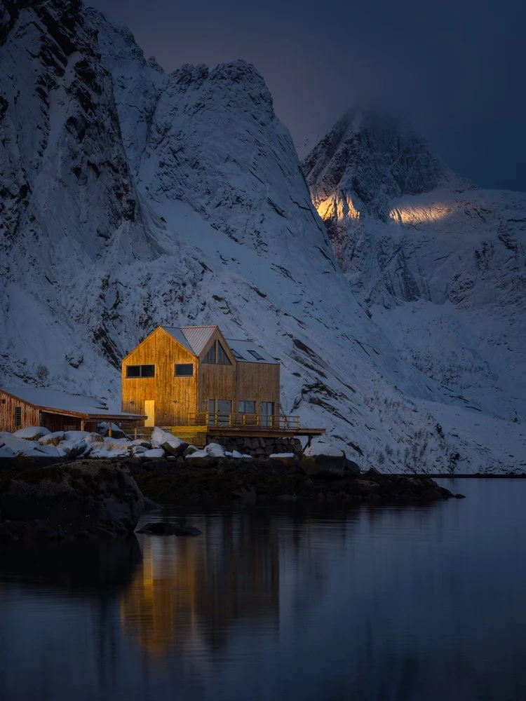 Nordic Cabin Winter Glow