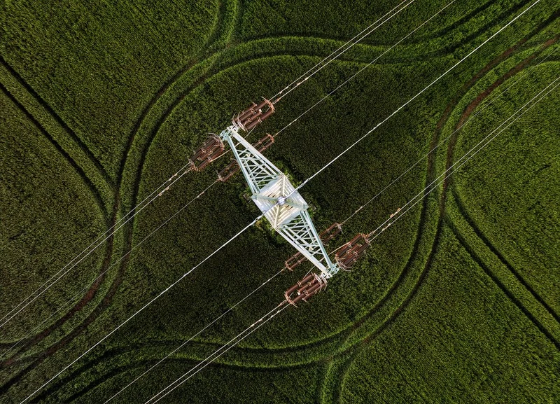 Geometric Field Pylon