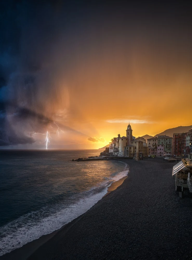 Between peace and storm