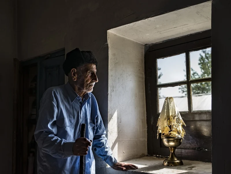 Oldman and Window