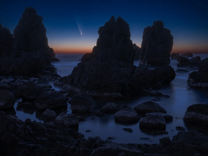 Comet at dusk