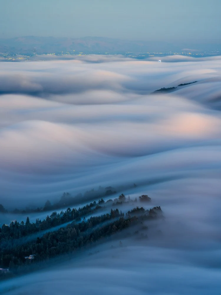 The City Lost in the Cloud Waves