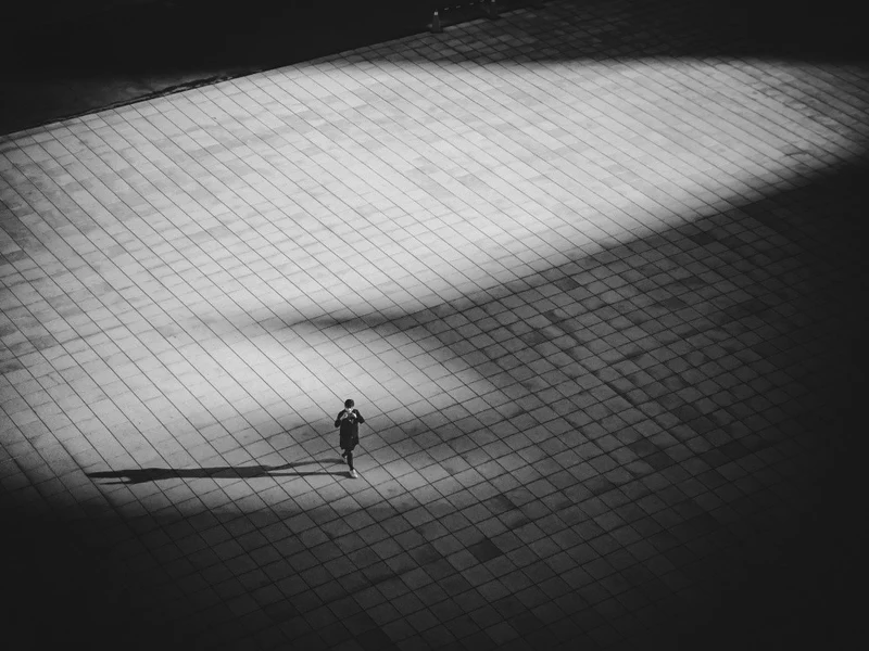 Between light and shadow
