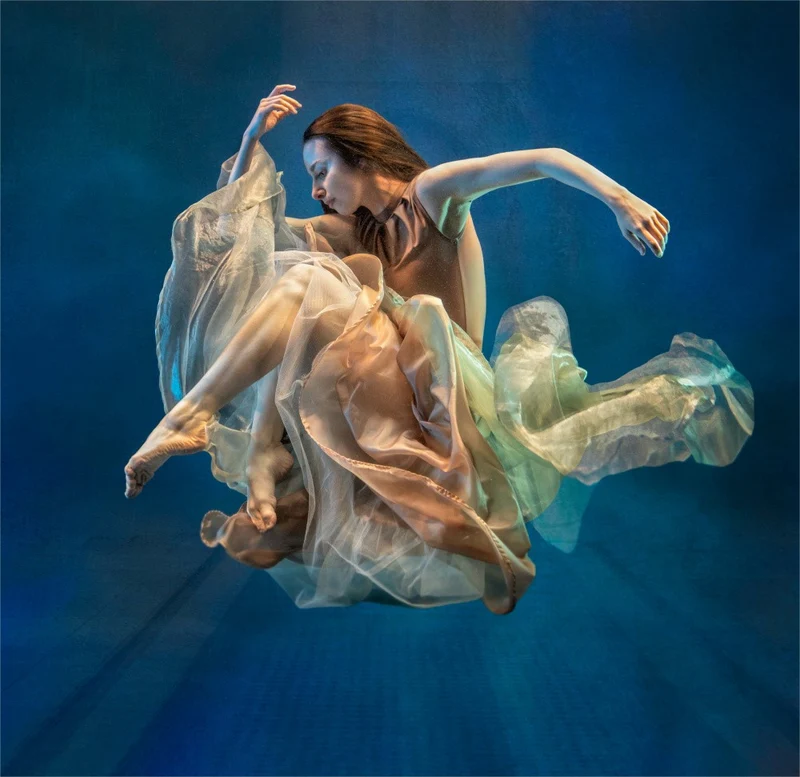 Floating towards the Sunken Baths