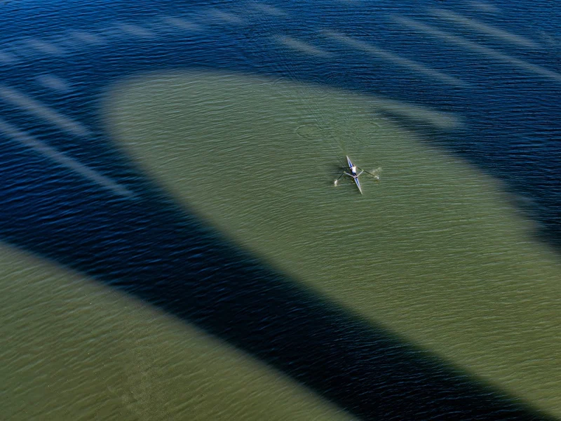 Silent glide
