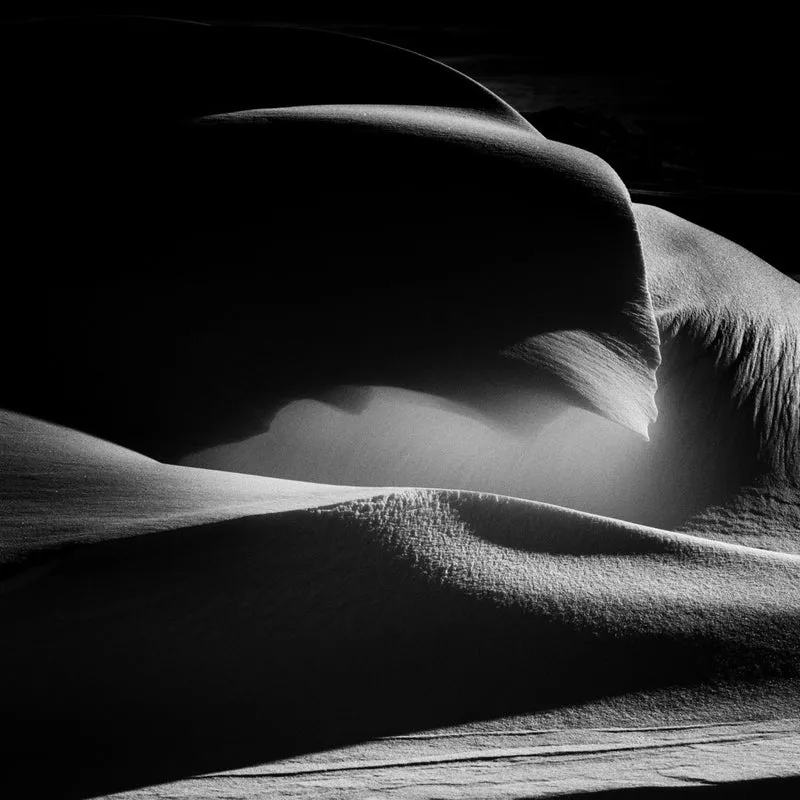 Snow sculpture with the wind